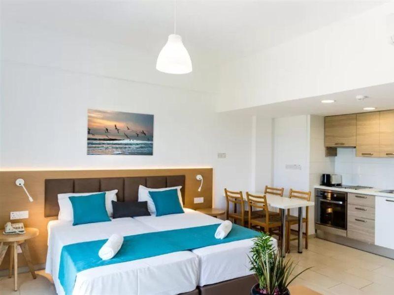 Helios 2 Apartment Paphos Luaran gambar