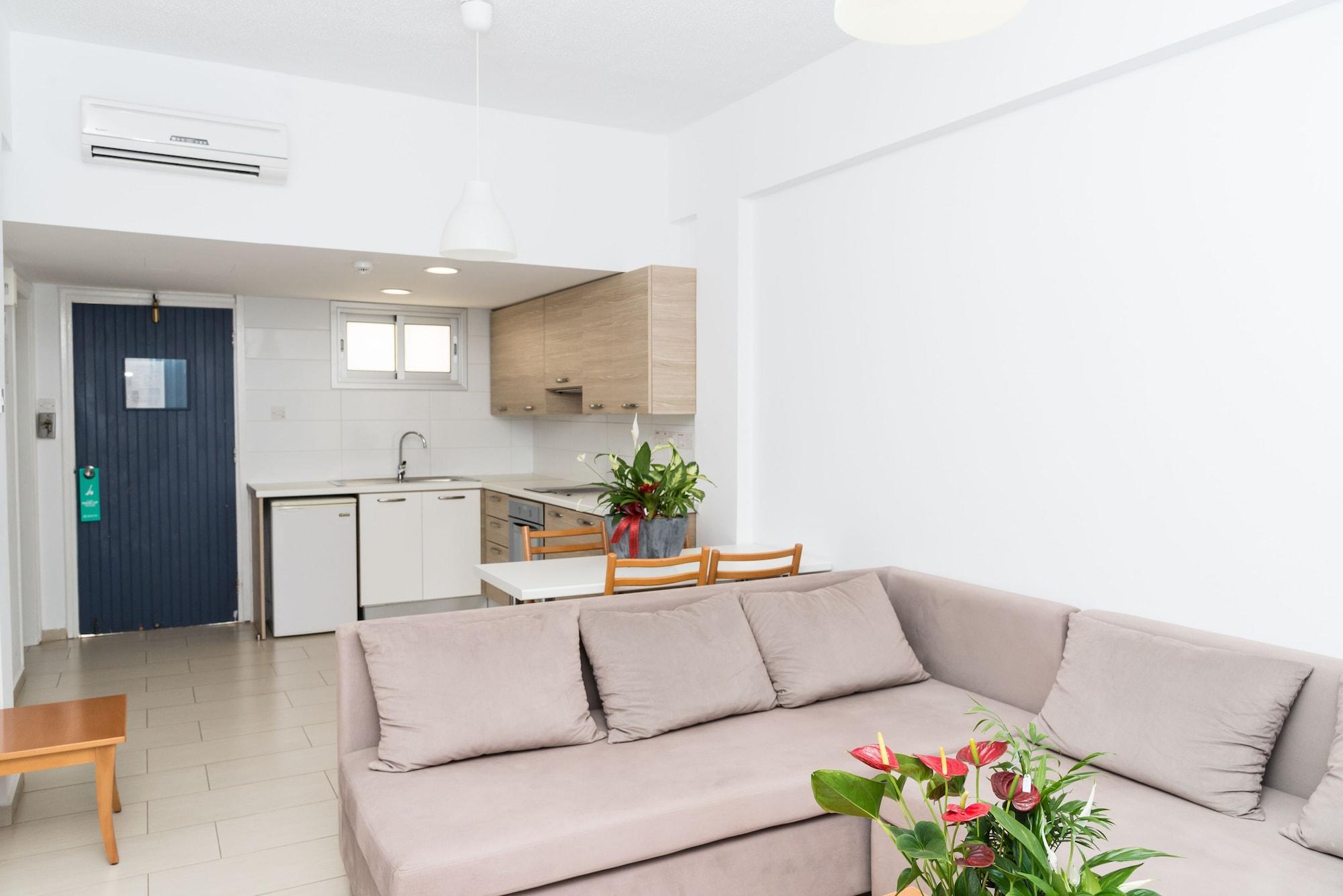 Helios 2 Apartment Paphos Luaran gambar