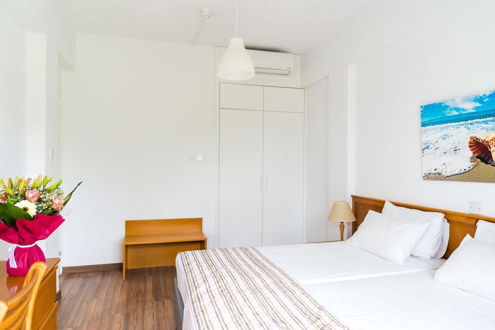Helios 2 Apartment Paphos Luaran gambar