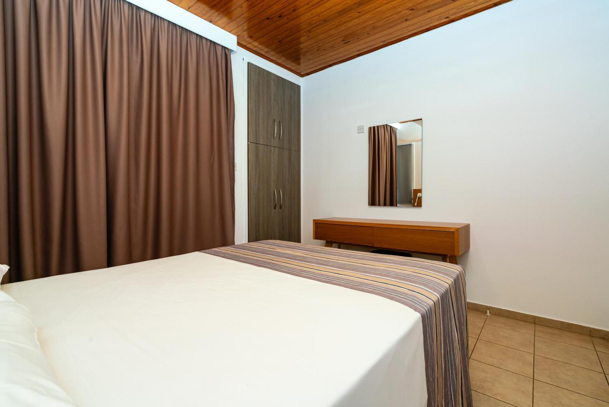 Helios 2 Apartment Paphos Luaran gambar