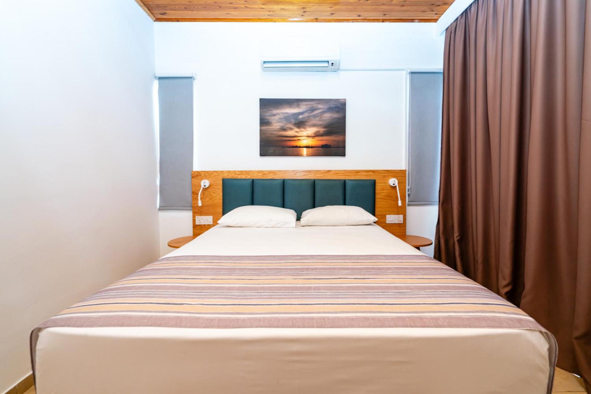 Helios 2 Apartment Paphos Luaran gambar